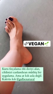 Gülben Ergen feet photo thumbnail