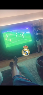 Gülben Ergen feet photo thumbnail