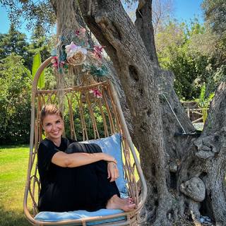 Gülben Ergen feet photo thumbnail