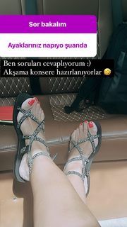 Gülben Ergen feet photo thumbnail