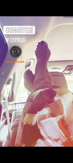 Gülben Ergen feet photo thumbnail