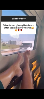 Gülben Ergen feet photo thumbnail