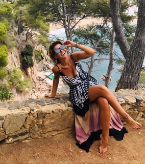 Gülben Ergen feet photo thumbnail