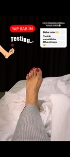Gülben Ergen feet photo thumbnail