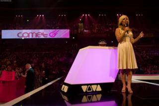 Gülcan Kamps feet photo thumbnail