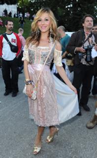 Gülcan Kamps feet photo thumbnail