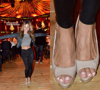 Gülcan Kamps feet photo thumbnail