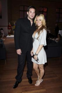 Gülcan Kamps feet photo thumbnail