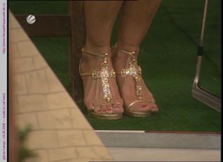 Gülcan Kamps feet photo thumbnail