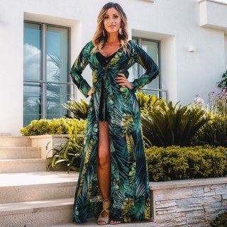 Gülcan Kamps feet photo thumbnail