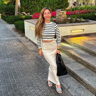 Gülcan Kamps feet photo thumbnail