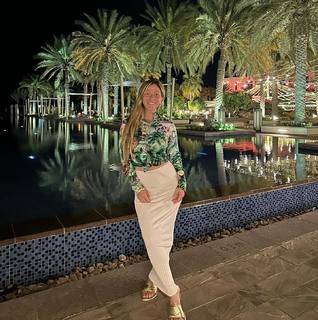 Gülcan Kamps feet photo thumbnail