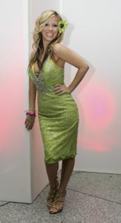 Gülcan Kamps feet photo thumbnail