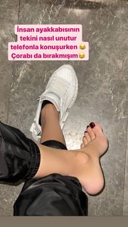Gülsah Saraçoglu feet photo 13