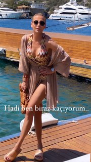 Gülsah Saraçoglu feet photo 12