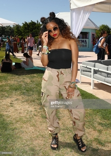 H.E.R. feet photo 3