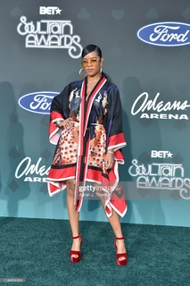 H.E.R. feet photo 8