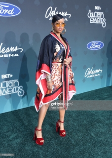H.E.R. feet photo 6