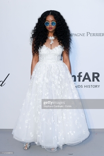H.E.R. feet photo 13