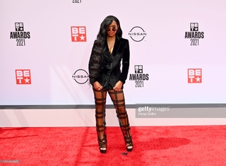 H.E.R. feet photo 4