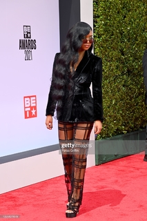 H.E.R. feet photo 17