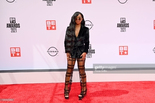 H.E.R. feet photo 16
