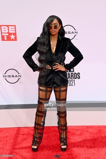 H.E.R. feet photo 14
