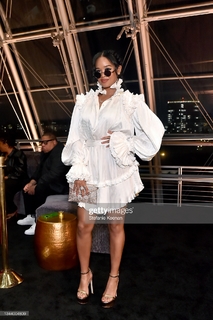H.E.R. feet photo 8