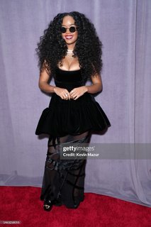 H.E.R. feet photo 14