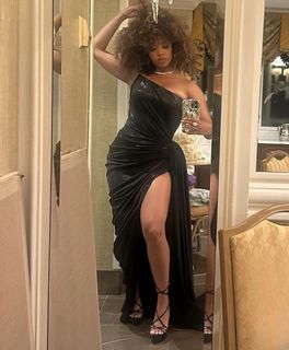H.E.R. feet photo 7