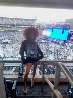 H.E.R. feet photo 7