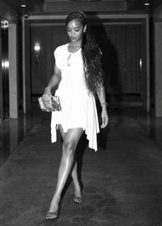 H.E.R. feet photo 5