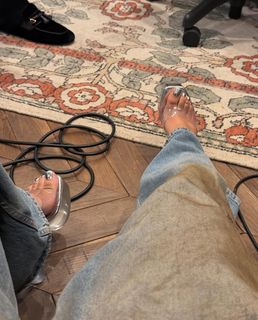 H.E.R. feet photo 19