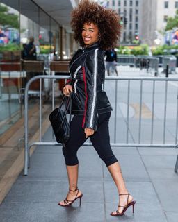 H.E.R. feet photo 12