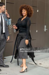 H.E.R. feet photo 8
