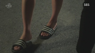 Ha Ji-Won feet photo 12