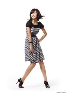 Ha Ji-Won feet photo 14