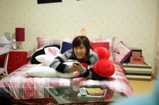Ha Ji-Won feet photo 7