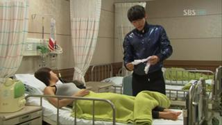 Ha Ji-Won feet photo 19