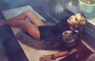 Hadise feet photo thumbnail