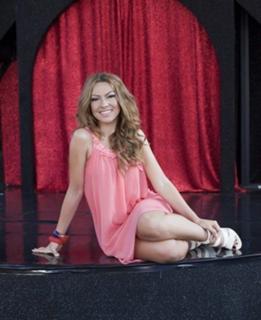 Hadise feet photo thumbnail