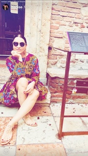Hadise feet photo thumbnail