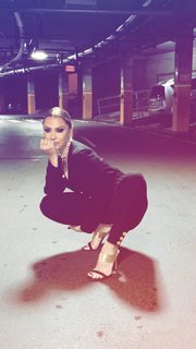Hadise feet photo thumbnail