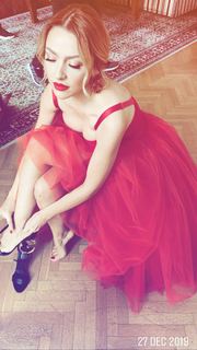 Hadise feet photo thumbnail