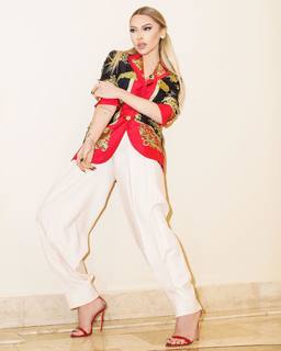 Hadise feet photo thumbnail
