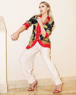 Hadise feet photo thumbnail