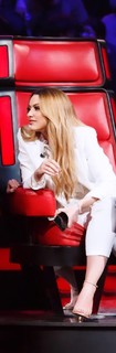 Hadise feet photo thumbnail