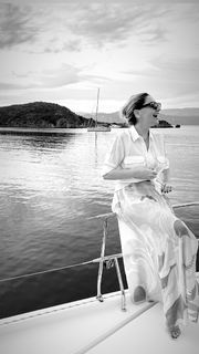 Hadise feet photo thumbnail