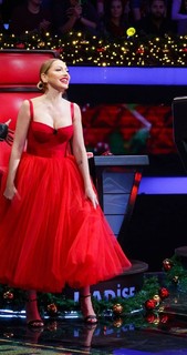 Hadise feet photo thumbnail