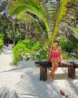 Hadise feet photo thumbnail